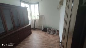 爱玛花苑 4室2厅2卫 136m&sup2;