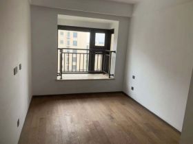 春风南岸东园 4室2厅2卫 136m&sup2;