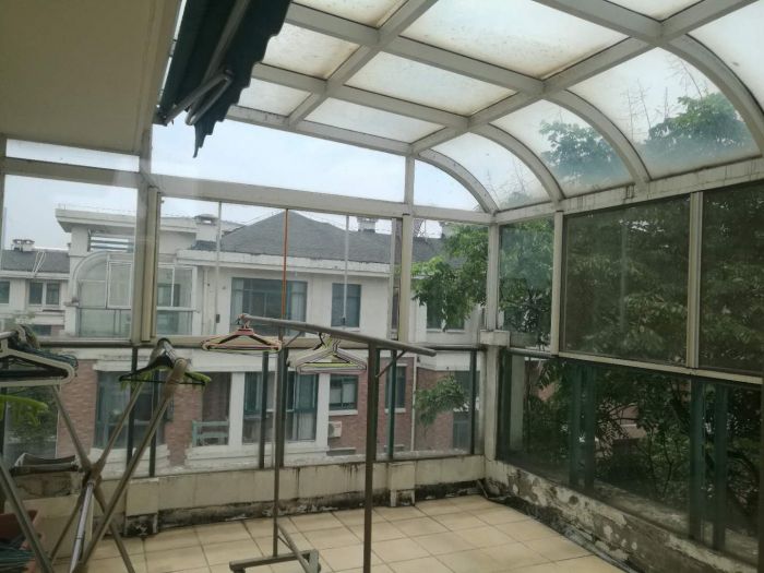 凤凰莱茵苑 4室2厅2卫 247m&sup2;