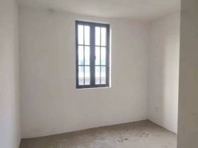 罗福宫 4室2厅3卫 273.00m&sup2;