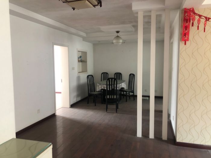 紫东花苑 5室1厅1卫 198m&sup2;