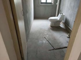 朝阳花苑 3室2厅2卫 139m&sup2;