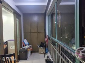 天地华庭 4室2厅2卫 163m&sup2;