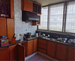 南园路18号大院 4室2厅2卫 154m&sup2;
