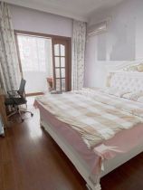 启秀花园 3室2厅2卫 158.40m&sup2;