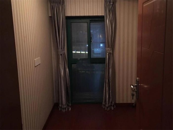 奥特莱斯 2室2厅1卫 106m&sup2;