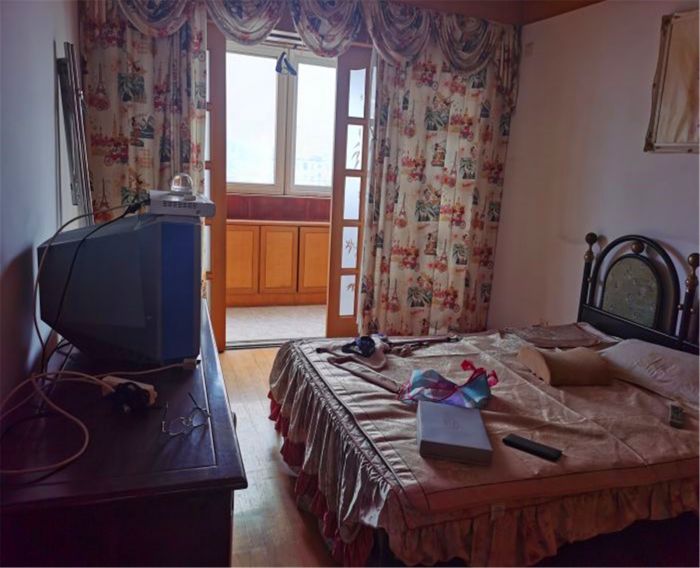南园路18号大院 4室2厅2卫 154m&sup2;