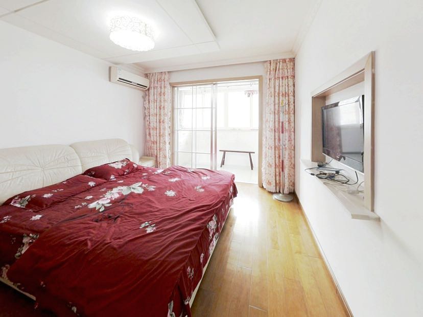 天山花苑 3室2厅2卫 132m&sup2;