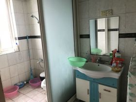 龙王桥新村 3室2厅2卫 186m&sup2;