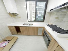 雍华府 4室2厅2卫 135m&sup2;
