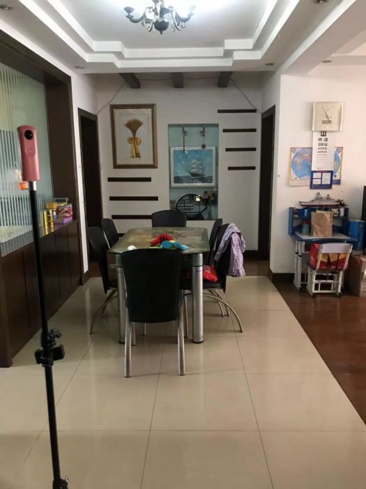 黎明花园 3室2厅1卫 127m&sup2;