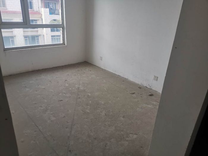 军山花园 4室2厅3卫 300m&sup2;