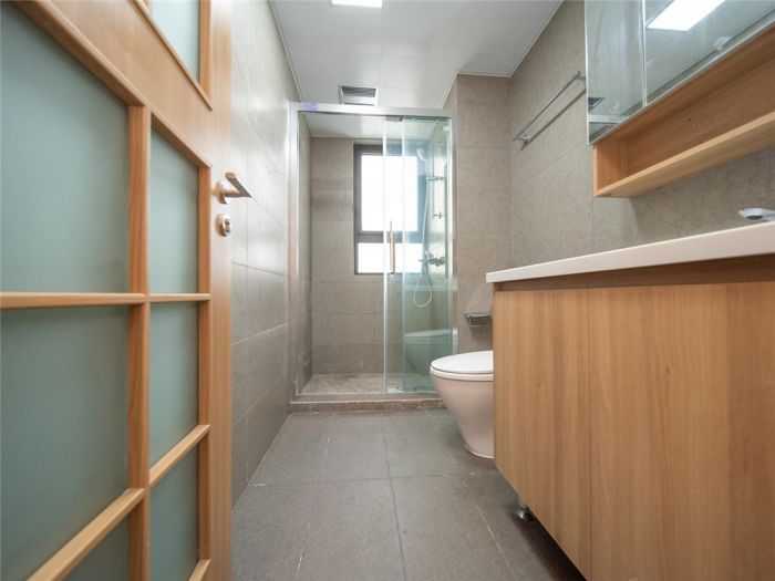 雍华府 4室2厅2卫 136m&sup2;