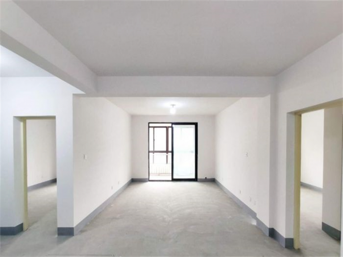 兴石花园 4室2厅2卫 142m&sup2;