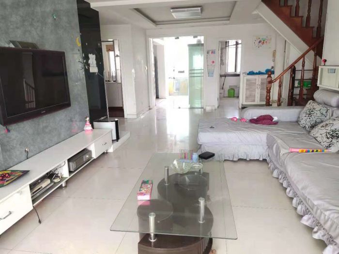 天山花苑 4室2厅1卫 105m&sup2;