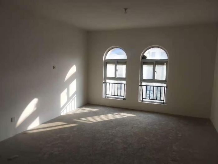 军山花园 4室2厅4卫 255.00m&sup2;