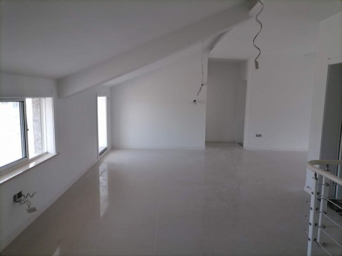 濠西园 6室3厅3卫 150m&sup2;