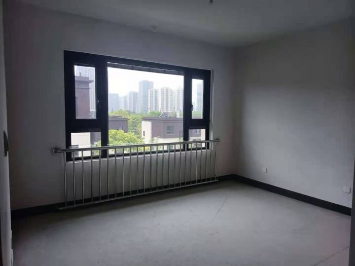 春风南岸西园 5室2厅3卫 204m&sup2;