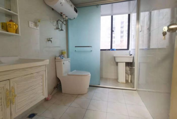 外滩花苑 3室2厅2卫 116m&sup2;