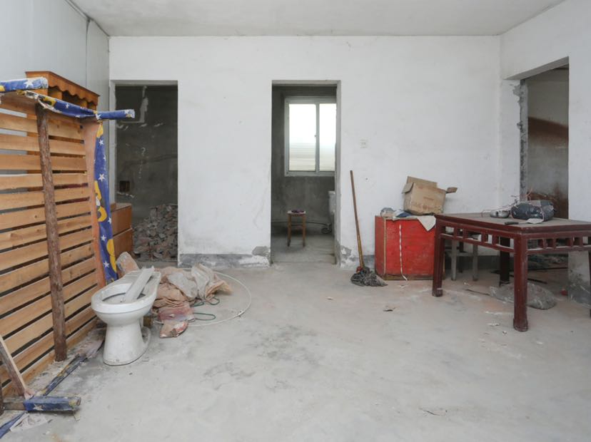 紫东花苑 6室1厅2卫 198m&sup2;