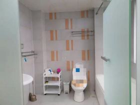 凤凰莱茵苑 3室1厅2卫 160m&sup2;
