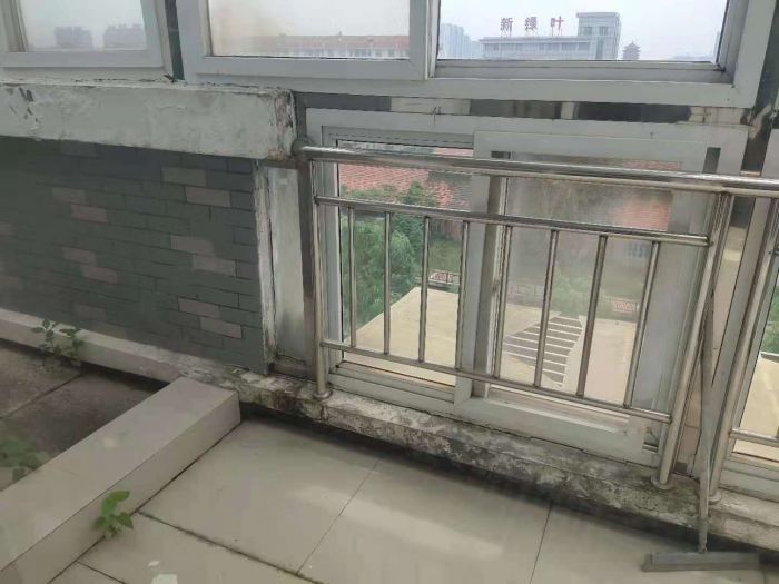 天山花苑 4室2厅1卫 105m&sup2;