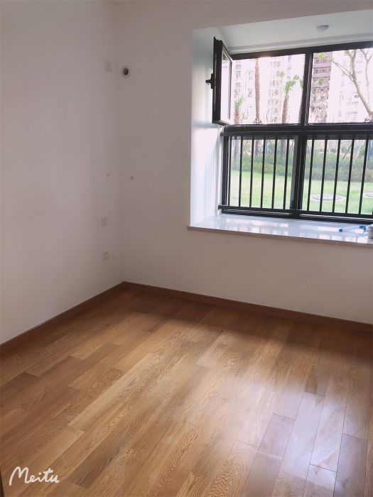 绿地新里城 3室2厅1卫 90m&sup2;