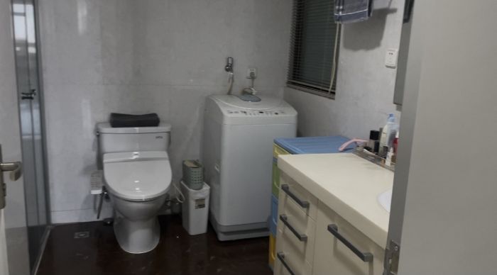 王府大厦 3室2厅2卫 183m&sup2;