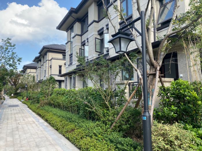 万濠瑜园 3室2厅3卫 330m&sup2;