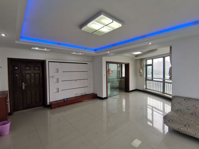 凤凰莱茵苑 3室2厅2卫 149.5m&sup2;