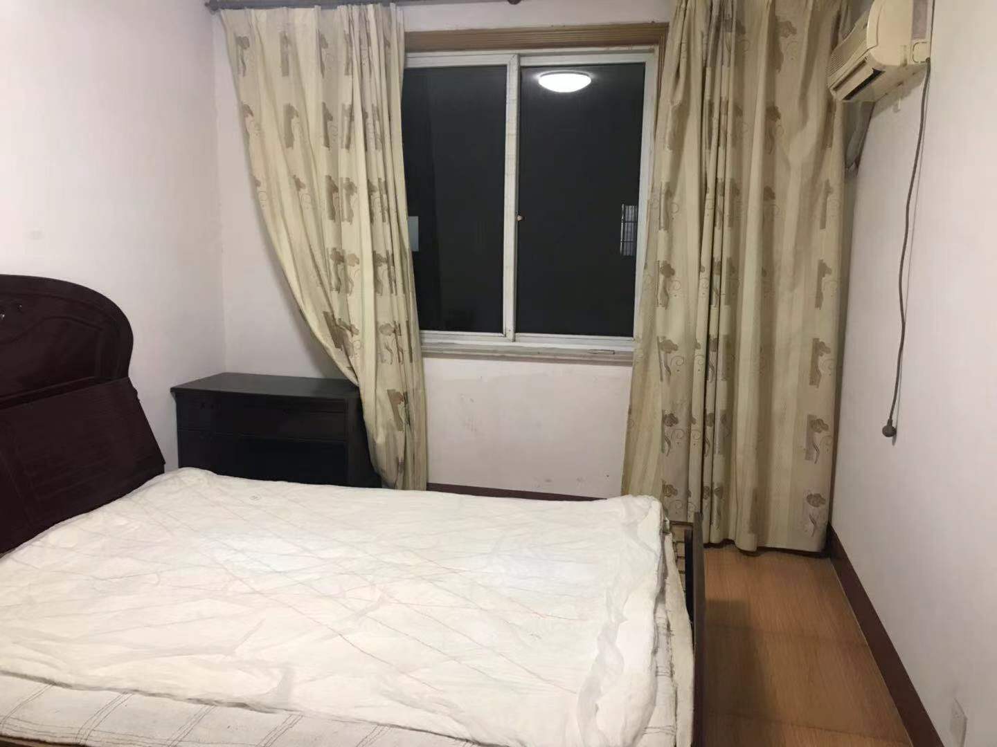江海花园 4室2厅1卫 132m&sup2;
