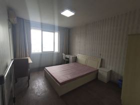 新港花苑 5室1厅2卫 135m&sup2;