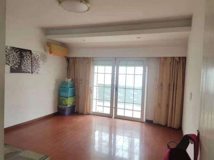 天山花苑 4室2厅1卫 105m&sup2;