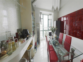 凤凰莱茵苑 5室2厅2卫 185m&sup2;