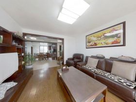 星湖花园 4室2厅2卫 188.88m&sup2;