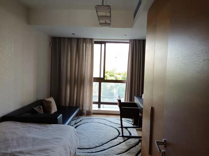 天安花园 3室2厅2卫 143m&sup2;