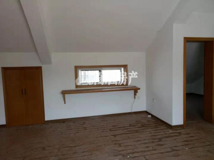 新星苑 5室1厅2卫 180m&sup2;