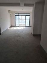 星湖花园 3室2厅2卫 205.3m&sup2;
