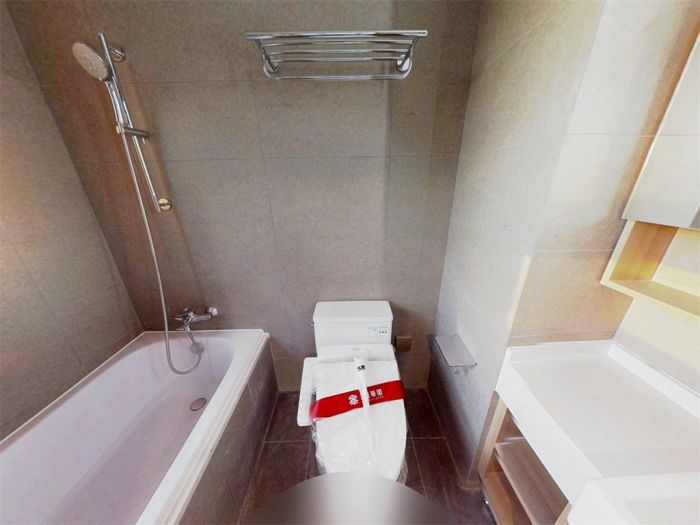 雍华府 4室2厅2卫 136.2m&sup2;