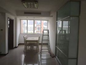天安花园 4室2厅3卫 147m&sup2;
