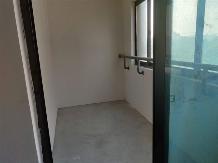 世家花园 4室2厅2卫 136m&sup2;