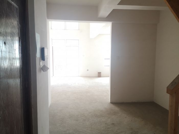 军山花园 4室2厅2卫 167m&sup2;