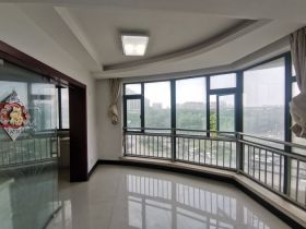 凤凰莱茵苑 3室2厅2卫 149.5m&sup2;