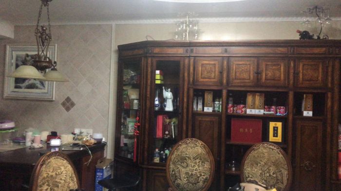 金河名人世家 5室2厅2卫 250m&sup2;