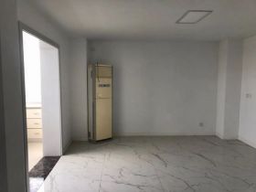 紫阳开心公寓 3室2厅2卫 76.39m²