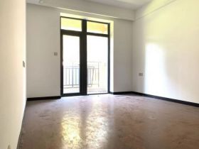 军山花园 3室3厅2卫 137m&sup2;