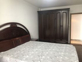 亚太苑 3室2厅2卫 136.00m&sup2;