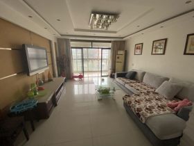 星湖花园 5室2厅2卫 280m&sup2;