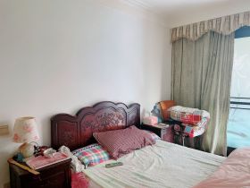 瑞丰花园 3室2厅1卫 120m&sup2;