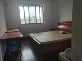 紫东南苑 3室1厅1卫 130m&sup2;